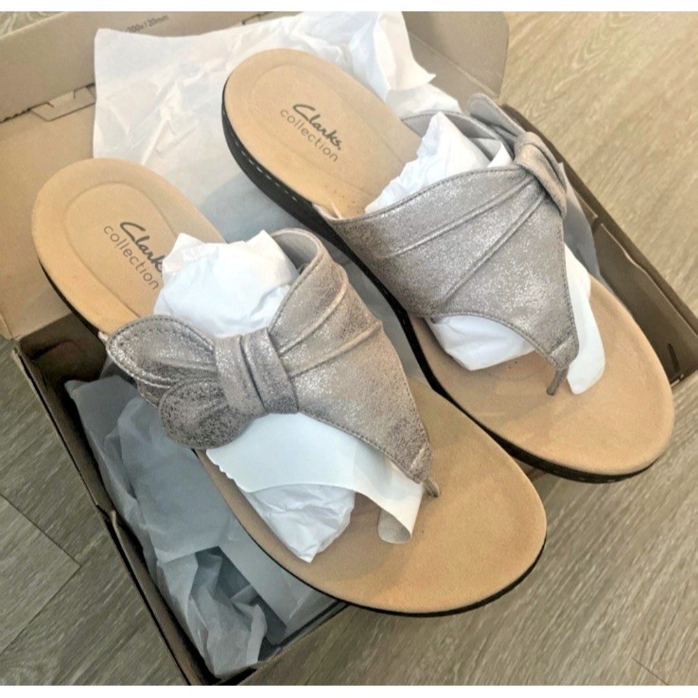 Clark's Women Size 12 Wide Laurieann‎ Rae Thong Slide Sandal Taupe Metallic